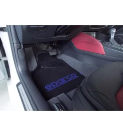 Set 4 tappetini neri e blu per auto></noscript>Sparco Hot